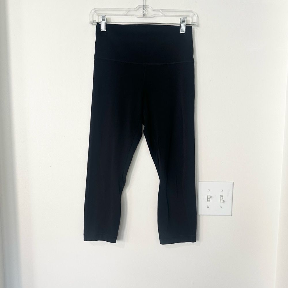 Lululemon black Wunder Under Cropped Leggings 6